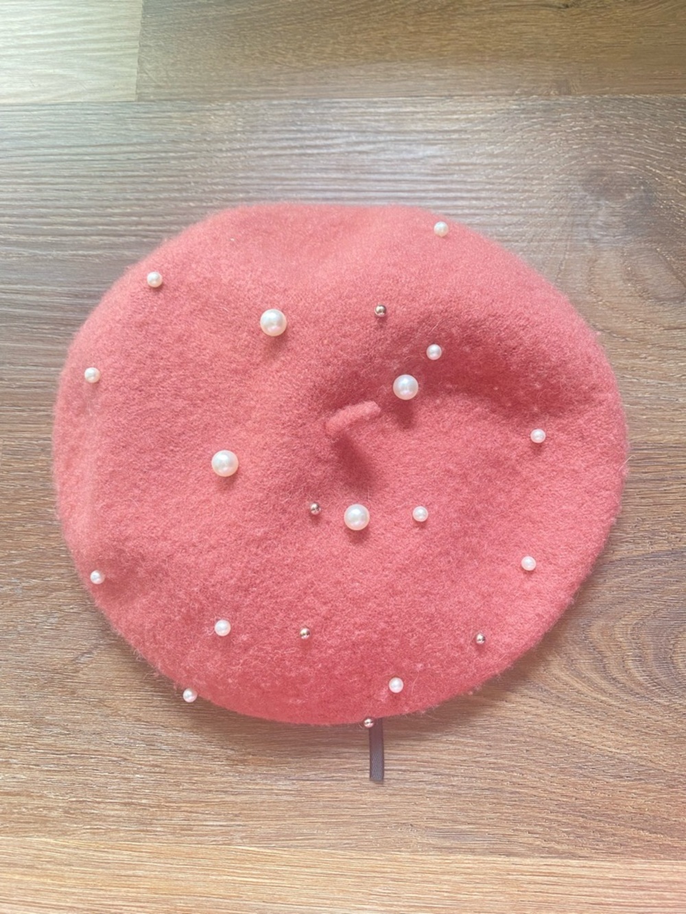 Pearl-Embellished Dusty Pink Beret